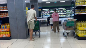Sutra potpisuje za svjetskog velikana, navijač ga "uhvatio" u marketu i shvatio kakav je gospodin