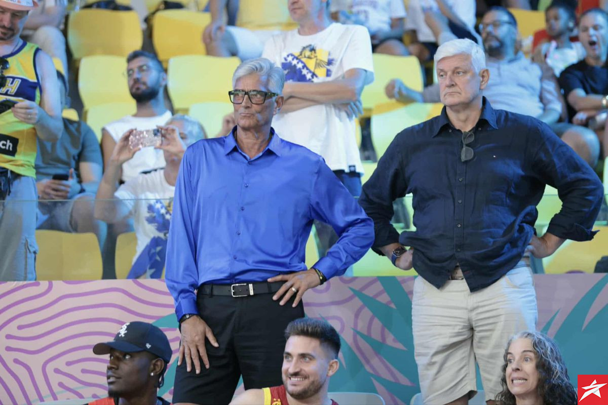 Frank Garza i Teoman Alibegović bodre bh. košarkaše na Kipru Frank Garza i Teoman Alibegović bodre bh. košarkaše na Kipru