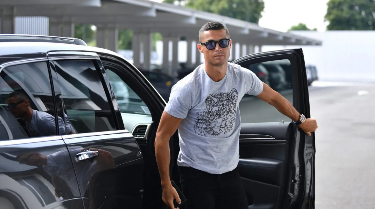 Najskuplje iznajmljivanje na svijetu: Da popijete kafu s Ronaldom trebate platiti nevjerovatnu cifru Najskuplje iznajmljivanje na svijetu: Da popijete kafu s Ronaldom trebate platiti nevjerovatnu cifru
