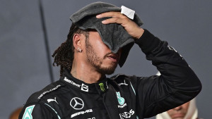 Zakuhava se: Verstappenov otac nije štedio Hamiltona 