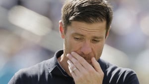 Xabi Alonso pozvao na sastanak petoricu igrača Reala - Saopštit će im da je za njih kraj u klubu!