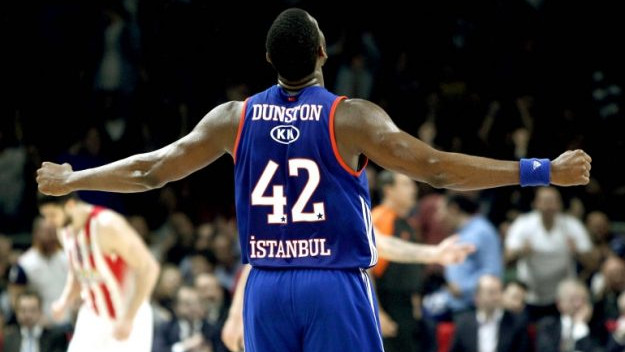 Bryant Dunston i Dolgus Balbay produžili ugovore s Anadolu Efesom