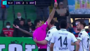Sudija dao Rahmanoviću direktan crveni karton, a on izgubio živce i krenuo na njega