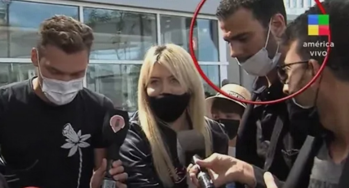 "Wanda je izašla mokre kose iz kupatila, a za njom se pojavio on"