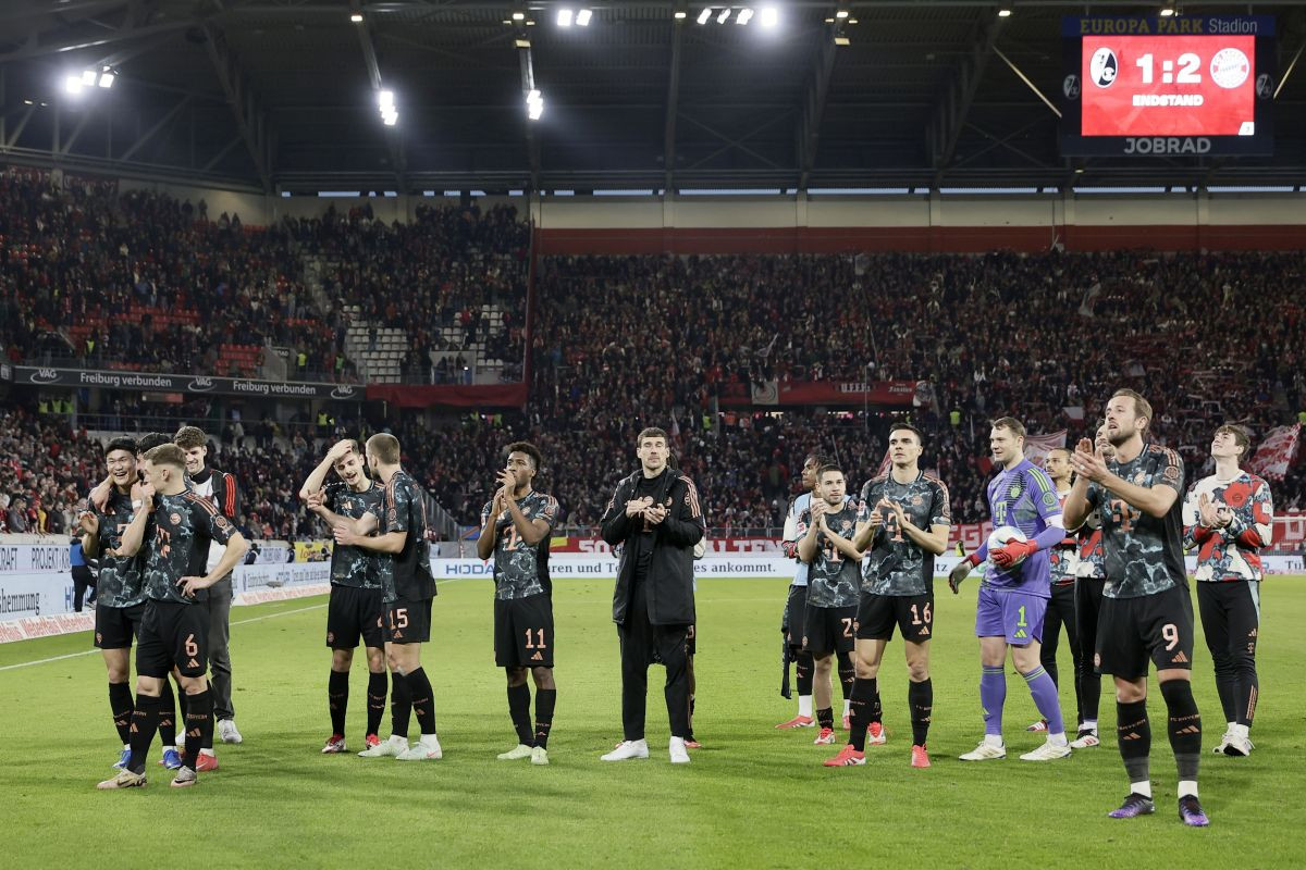 Fudbaler zaratio sa Bayernom i trenerom zbog ponude engleskog velikana: "Premiership je san..." Fudbaler zaratio sa Bayernom i trenerom zbog ponude engleskog velikana: "Premiership je san..."