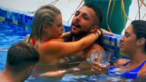 Dok ga djevojka šalje na sedmo nebo, on hladan kao špricer: Nabraja idealnih 11 voljenog velikana!