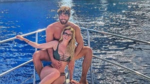 Paparazzi su ih uhvatili: Osvanule fotografije Dilette i Cana s ljetovanja u "vrućoj pozi"