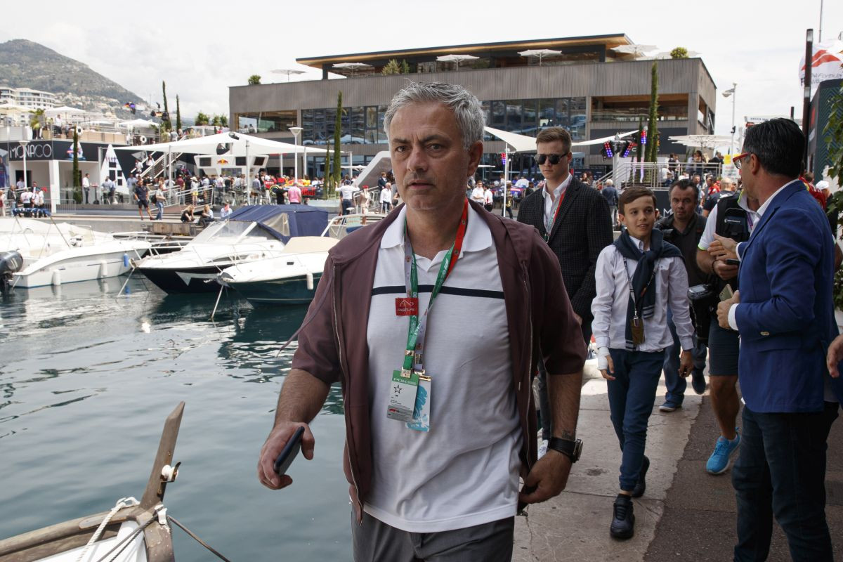 Mourinhovo prvo obraćanje igračima: Ako želite, biću vam i djevojka Mourinhovo prvo obraćanje igračima: Ako želite, biću vam i djevojka