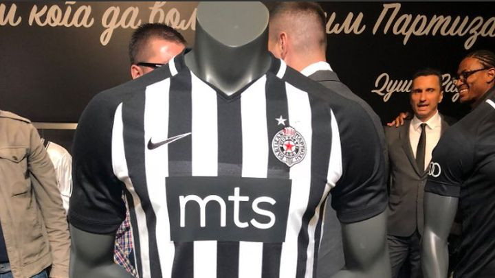 Partizan predstavio dres za historiju: Pozadina nikada nije izgledalo ovako!
