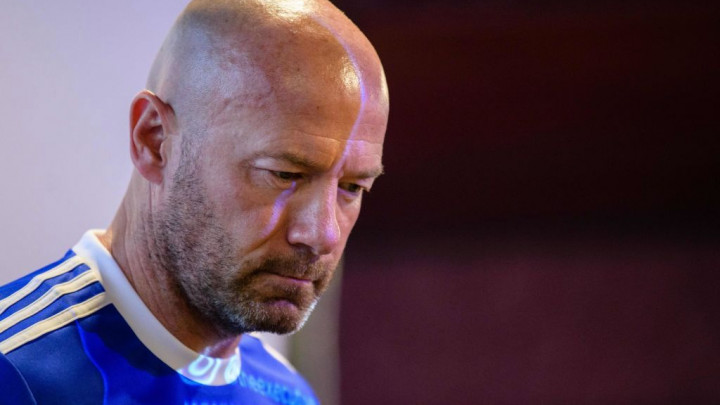 Legendarni Alan Shearer ljut nakon odlaska Beniteza: Neko mora objasniti šta se dešava