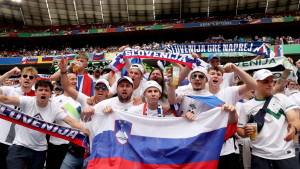Navijači Srbije i Slovenije sreli se na ulici nakon jučerašnje utakmice, uslijedilo je (ne)očekivano