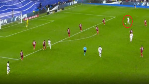 Udarac kojeg ne brane tri golmana: Fudbalski "robokop" i raketa iz koljena za savršen gol