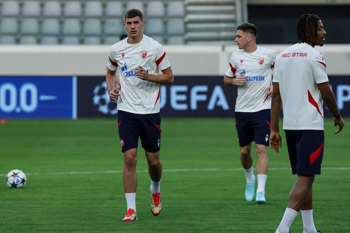 Trojicu u Beogradu čekaju spakovani koferi - Crvena zvezda ruši rekord u spektakularnom poslu Trojicu u Beogradu čekaju spakovani koferi - Crvena zvezda ruši rekord u spektakularnom poslu