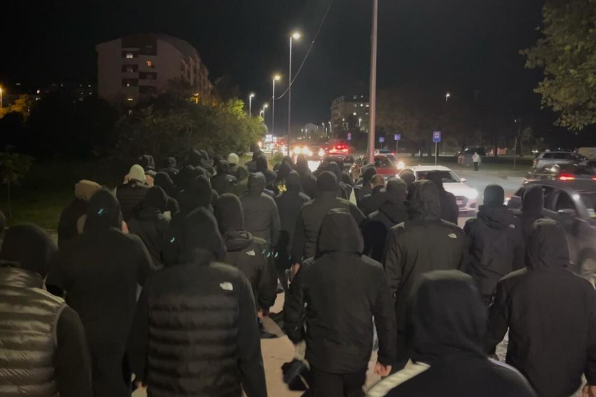 Opsadno stanje u Podgorici, navijači na ulicama: "Siluju žene, otimaju djecu, od sada ćemo..." Opsadno stanje u Podgorici, navijači na ulicama: "Siluju žene, otimaju djecu, od sada ćemo..."