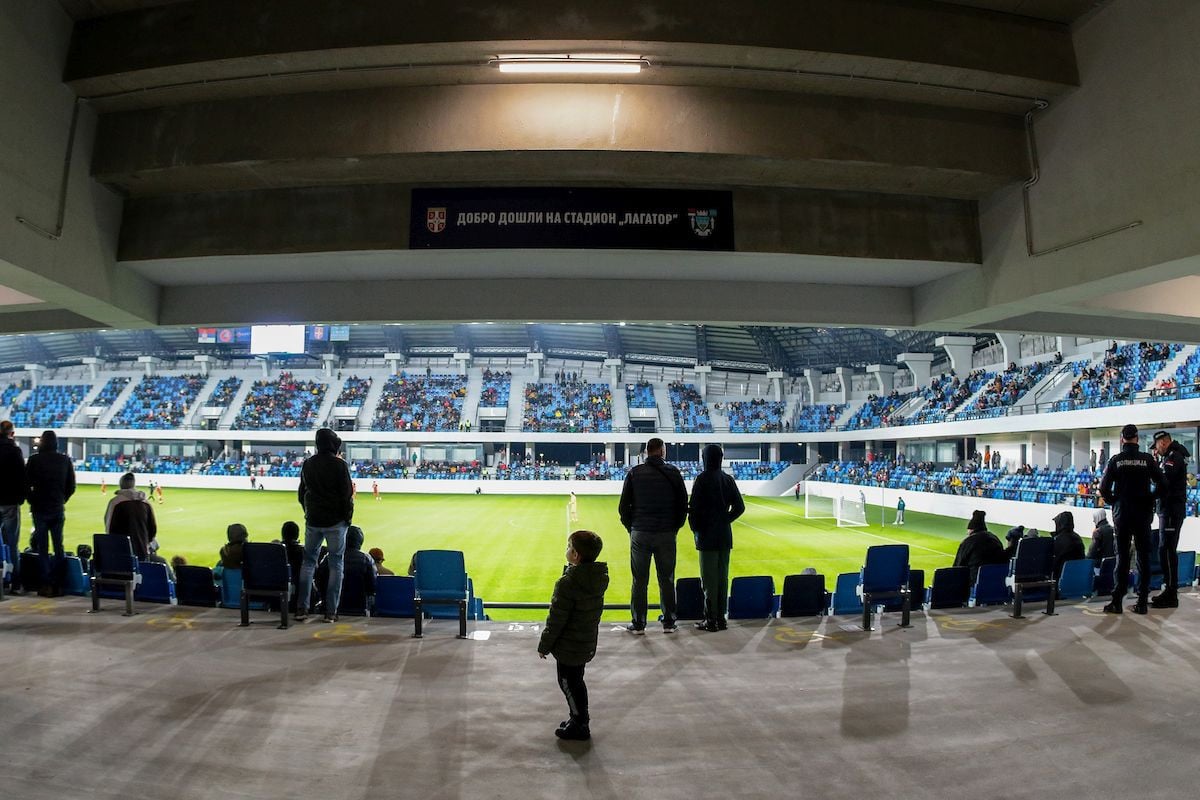 Majstori obmane: Srbi kraj Drine napravili stadion od 30 miliona, s prvim snijegom pala teška bruka Majstori obmane: Srbi kraj Drine napravili stadion od 30 miliona, s prvim snijegom pala teška bruka