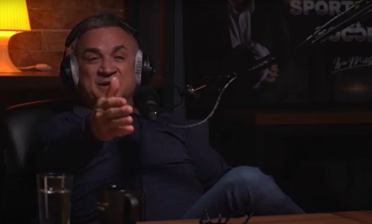 Đokovićev otac o Federeru: 'Čovjek igra tenis s 40 godina, idi bolan skijaj, radi nešto drugo...' Đokovićev otac o Federeru: 'Čovjek igra tenis s 40 godina, idi bolan skijaj, radi nešto drugo...'