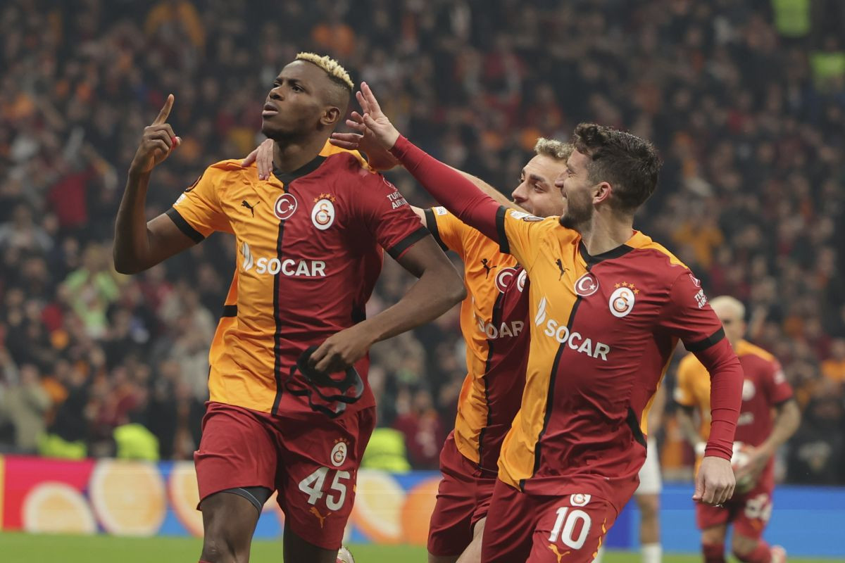 Kenan Pirić nije uspio pomoći Džeki - Tri gola Osimhena i jedan Morate za uvjerljivu pobjedu Galate! Kenan Pirić nije uspio pomoći Džeki - Tri gola Osimhena i jedan Morate za uvjerljivu pobjedu Galate!