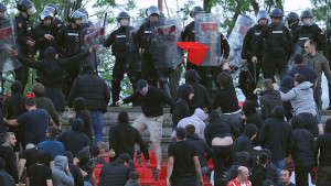Delije udarile u osinje gnijezdo, policija bez milosti, navijači bježe glavom bez obzira...