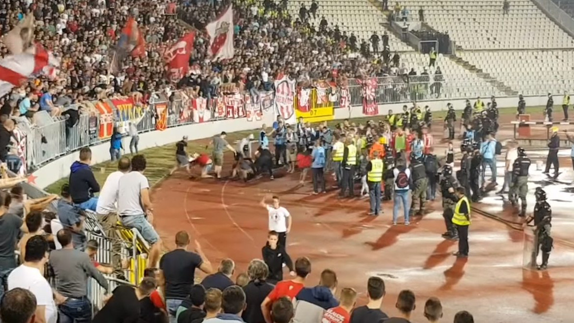 Brutalna tuča Delija i "braće" Rusa na stadionu Partizana