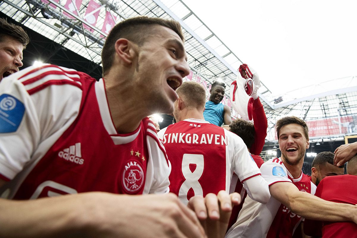 Ajax i PSV se raduju sinoćnjoj pobjedi Chelseaja 