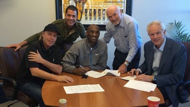 Kobe Bryant produžio ugovor s Lakersima