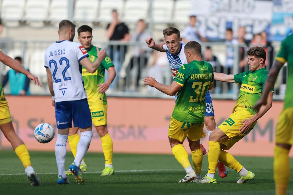 Do prije koju godinu je igrao na terenima u Bosni i Hercegovini, a sada ga Boban dovodi u Dinamo!