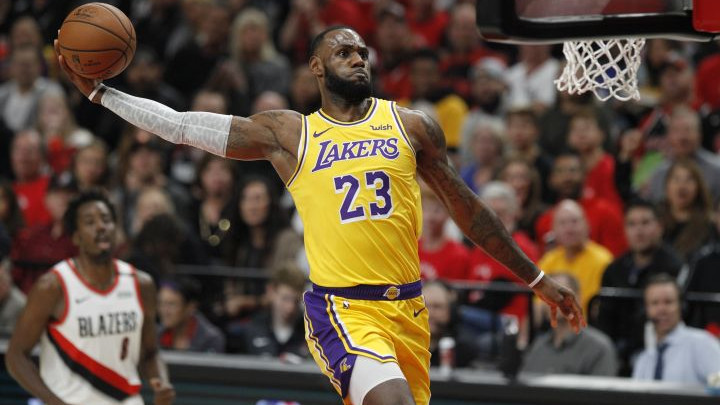 Šta je uradio LeBron na debiju?