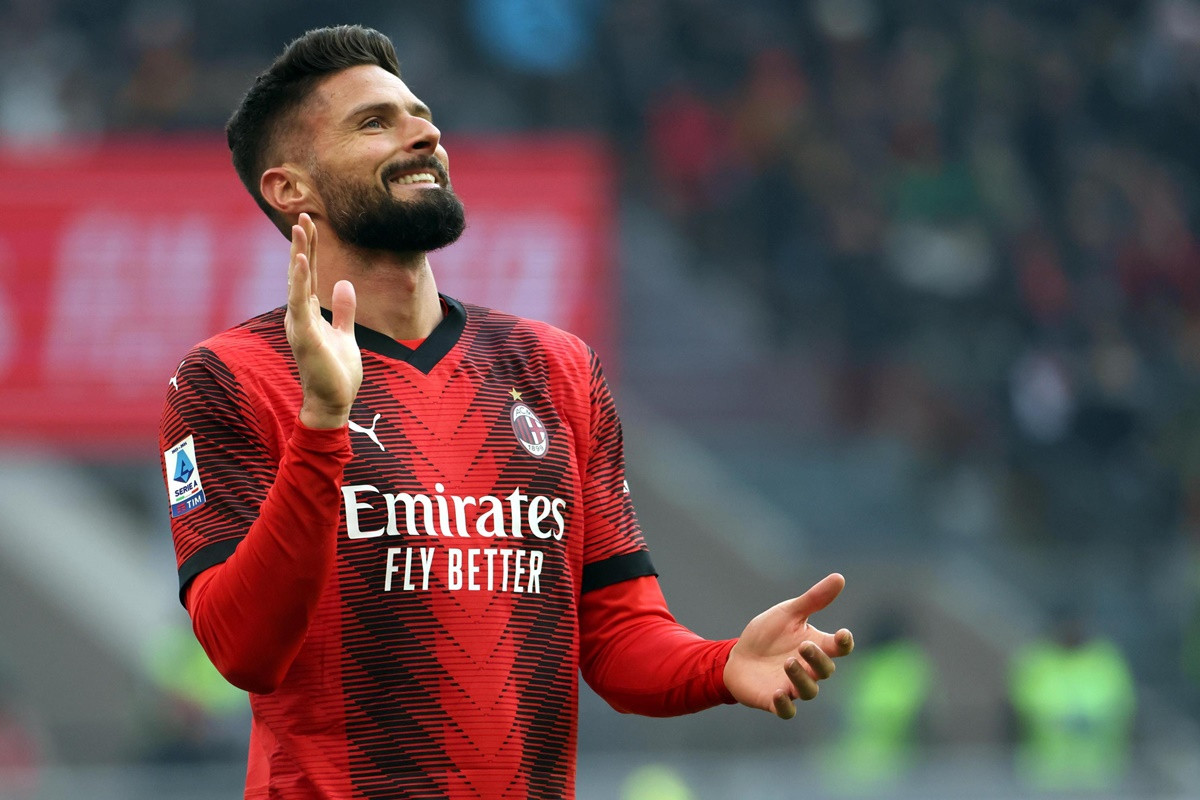 Vraća se podcijenjena zvijer! Olivier Giroud ponovo u Evropi, uskoro potpisuje za novi klub Vraća se podcijenjena zvijer! Olivier Giroud ponovo u Evropi, uskoro potpisuje za novi klub