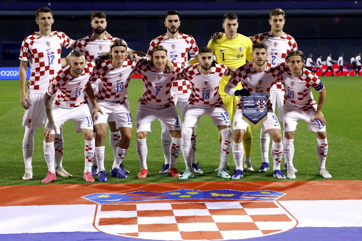 Hrvati oduševljeni: Modrić, Gvardiol i ostatak Vatrenih čestitali Božić i Novu godinu Hrvati oduševljeni: Modrić, Gvardiol i ostatak Vatrenih čestitali Božić i Novu godinu
