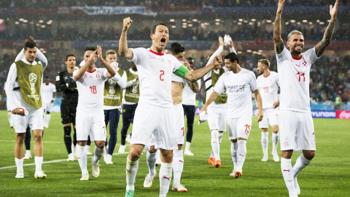 Lichtsteiner dvije godine kasnije objasnio zašto je Srbima pokazao "dvoglavog orla"