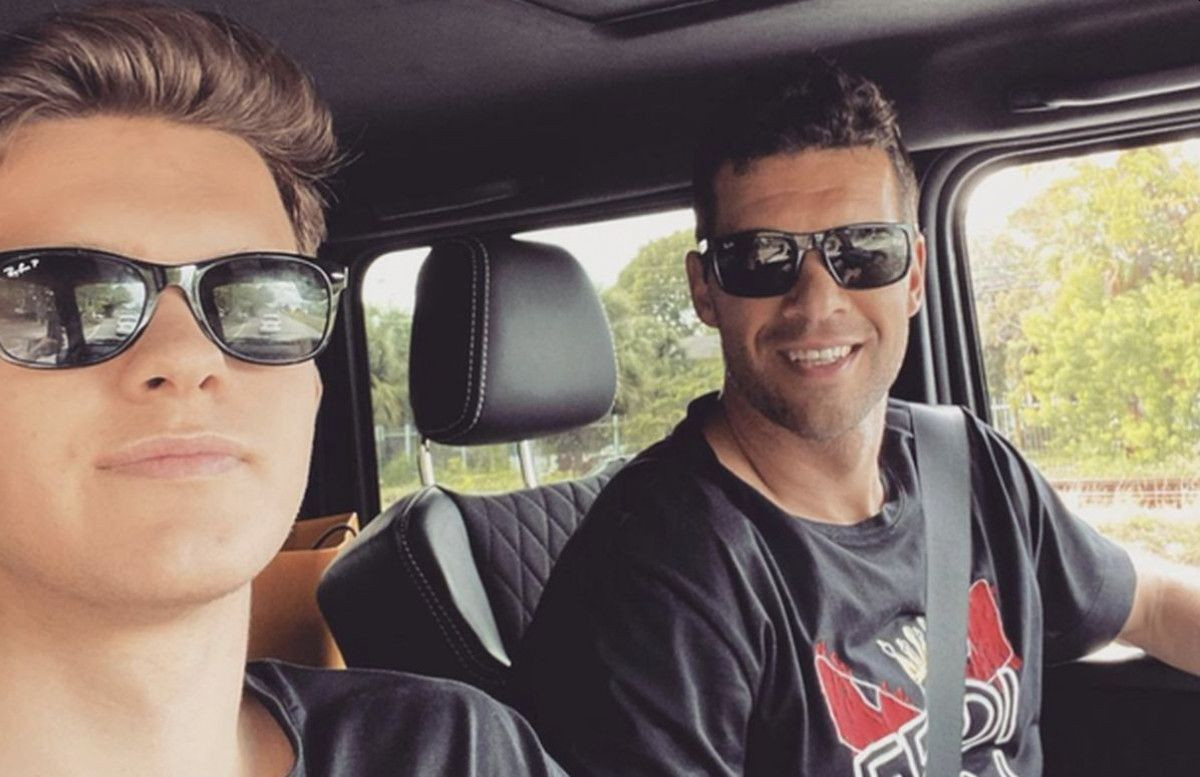 Michael Ballack po prvi put objavio javno svoju fotografiju nakon tragične smrti njegovog sina Michael Ballack po prvi put objavio javno svoju fotografiju nakon tragične smrti njegovog sina