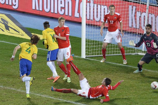 Spektakularan gol Firmina protiv Austrije Spektakularan gol Firmina protiv Austrije