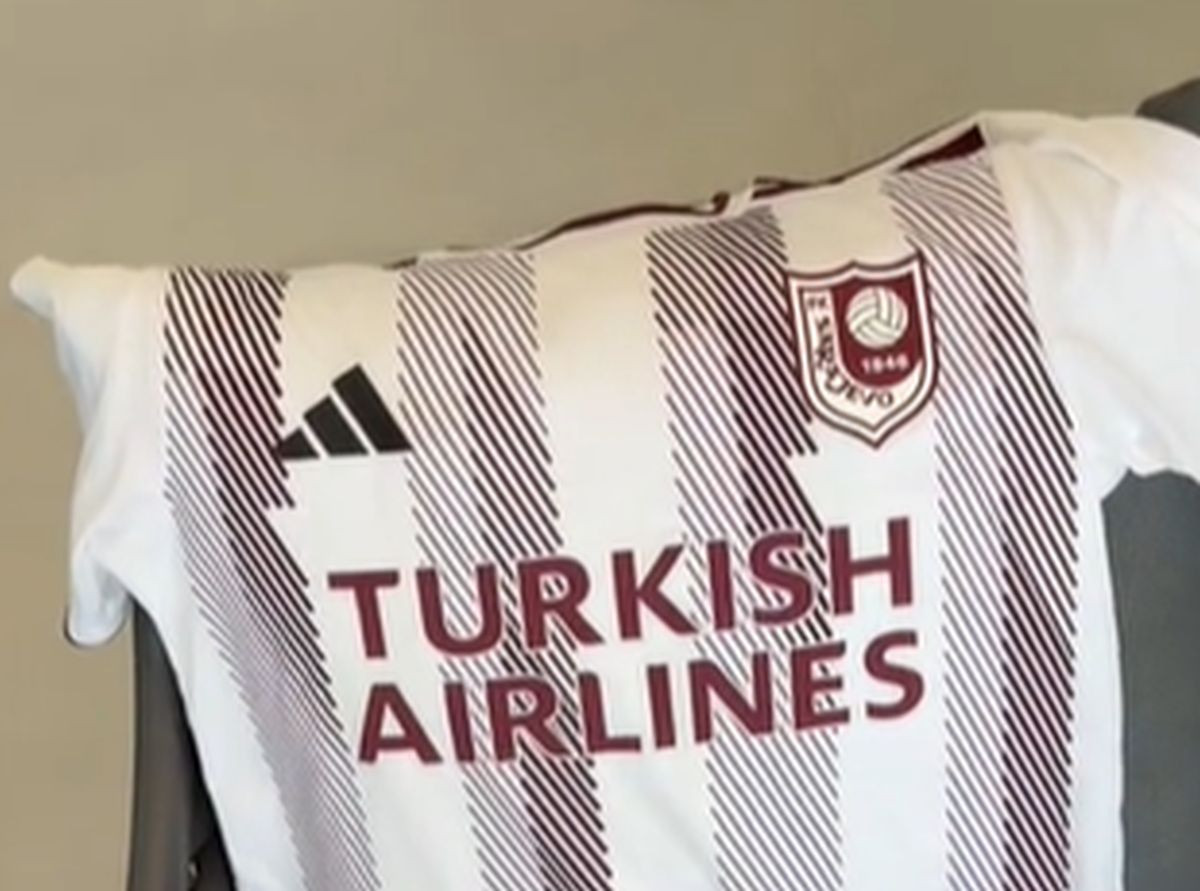 Tiktoker skoro dobio batine zbog dresa Sarajeva u Hrvatskoj: "Nisi u Bosni, skidaj to!" Tiktoker skoro dobio batine zbog dresa Sarajeva u Hrvatskoj: "Nisi u Bosni, skidaj to!"