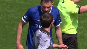 Skandal kakav se rijetko viđa: Mladi srbijanski talenat šakama krenuo na rivala