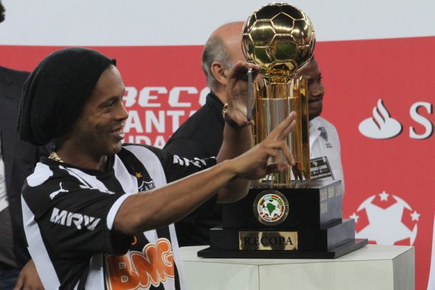 Ronaldinho napustio Atletico, dolazi u Bocu?