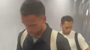 Na Meazzi se orio balkanski hit - Calhanoglu nosio zvučnik, a ko je bio s njim nije teško pogoditi