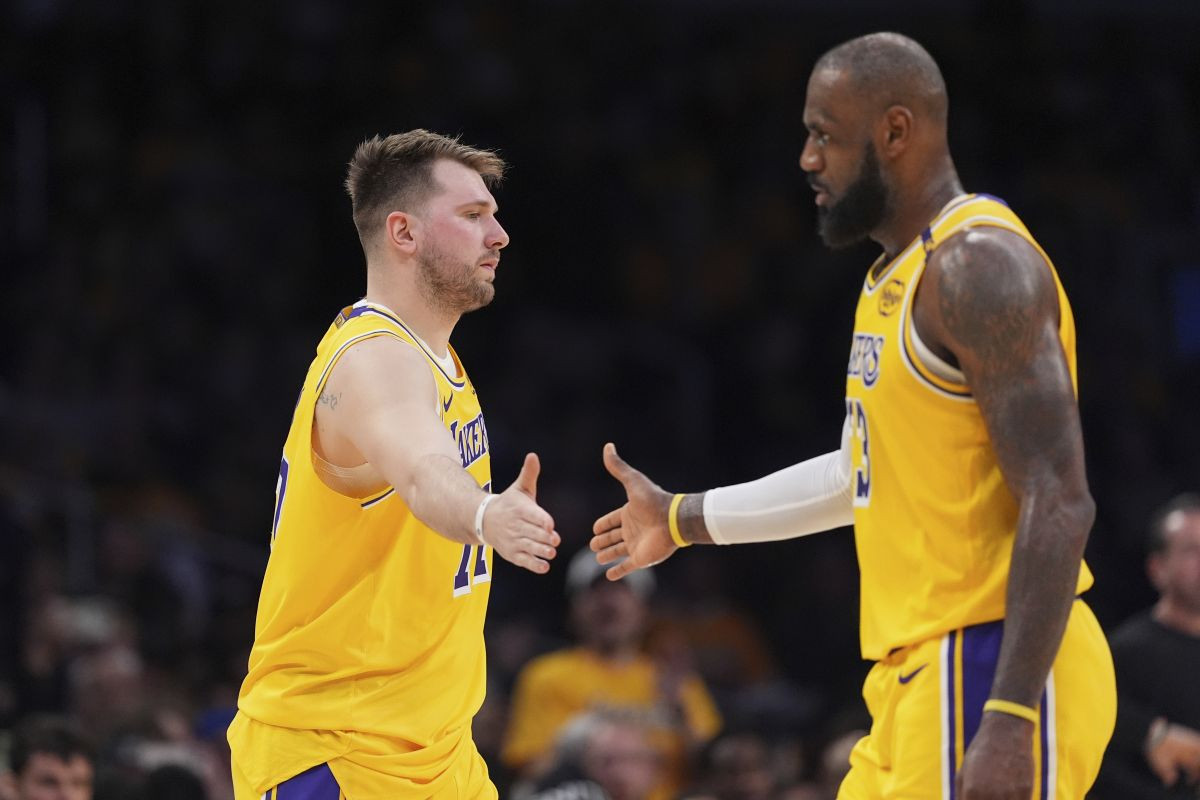 LeBron i Luka će biti "dynamic duo": Dončić i James pogodili identičan šut u sinoćnjom meču