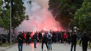 Red Army korteom najavio spektakl na Bilinom polju: Grlo, dlanovi i srce za Velež