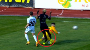 Kakva nesreća: Ibrahim Kargbo doživio stravičan lom noge nakon duela s Vasiljom