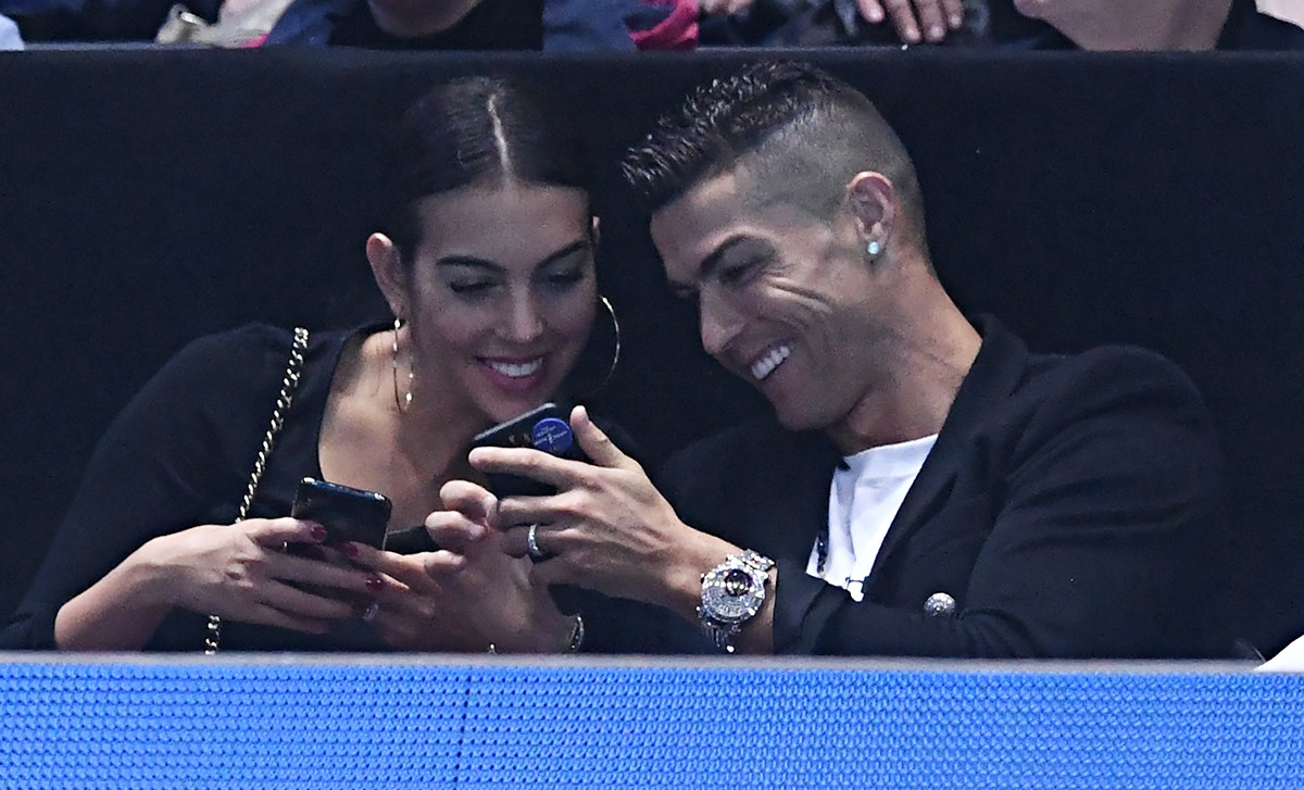 Cristiano Ronaldo i Georgina Rodriguez se zaručili, Argentinka se pohvalila velikim dijamantom