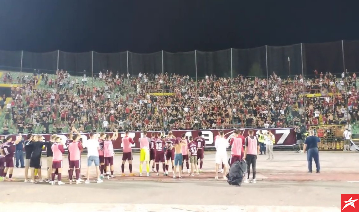 Igrači Sarajeva stali pred sjevernu tribinu, a Horde zla pokazale jasnu parolu cijelom stadionu!