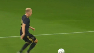 Van de Beek današnjim golom pokazao zašto ga Koeman želi u Barceloni