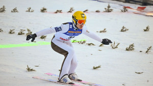 Na državnom prvenstvu u ski-skokovima pojavio se legendarni takmičar, za dlaku je izbjegao "fenjer"