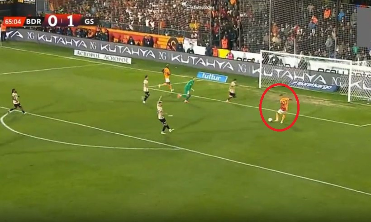 Kako nekome objasniti da Ziyech iz ove situacije nije dao gol? Obrukao se, pa našao "krivca"
