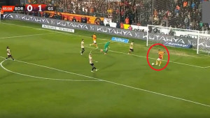 Kako nekome objasniti da Ziyech iz ove situacije nije dao gol? Obrukao se, pa našao "krivca"
