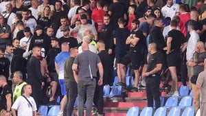 Ljudi u crnom na tribinama Marakane - Došlo je do mučnih scena koje Srbija ne može oprostiti