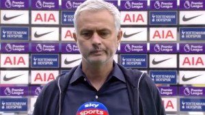 Mourinho jasan: Ako neko ne smije plakati zbog odluka VAR-a, onda je to Manchester United