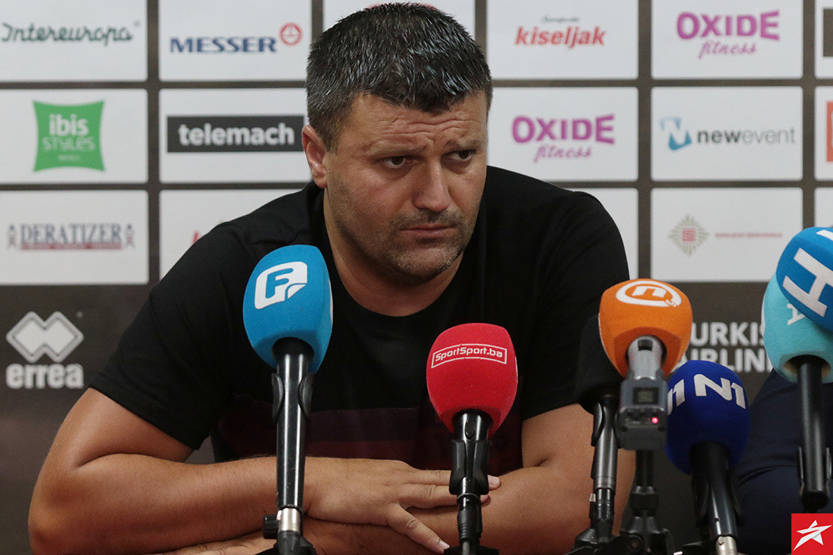 Dudić već na prvom treningu izgubio glas: "Gledat ćemo neko drugo Sarajevo" Dudić već na prvom treningu izgubio glas: "Gledat ćemo neko drugo Sarajevo"