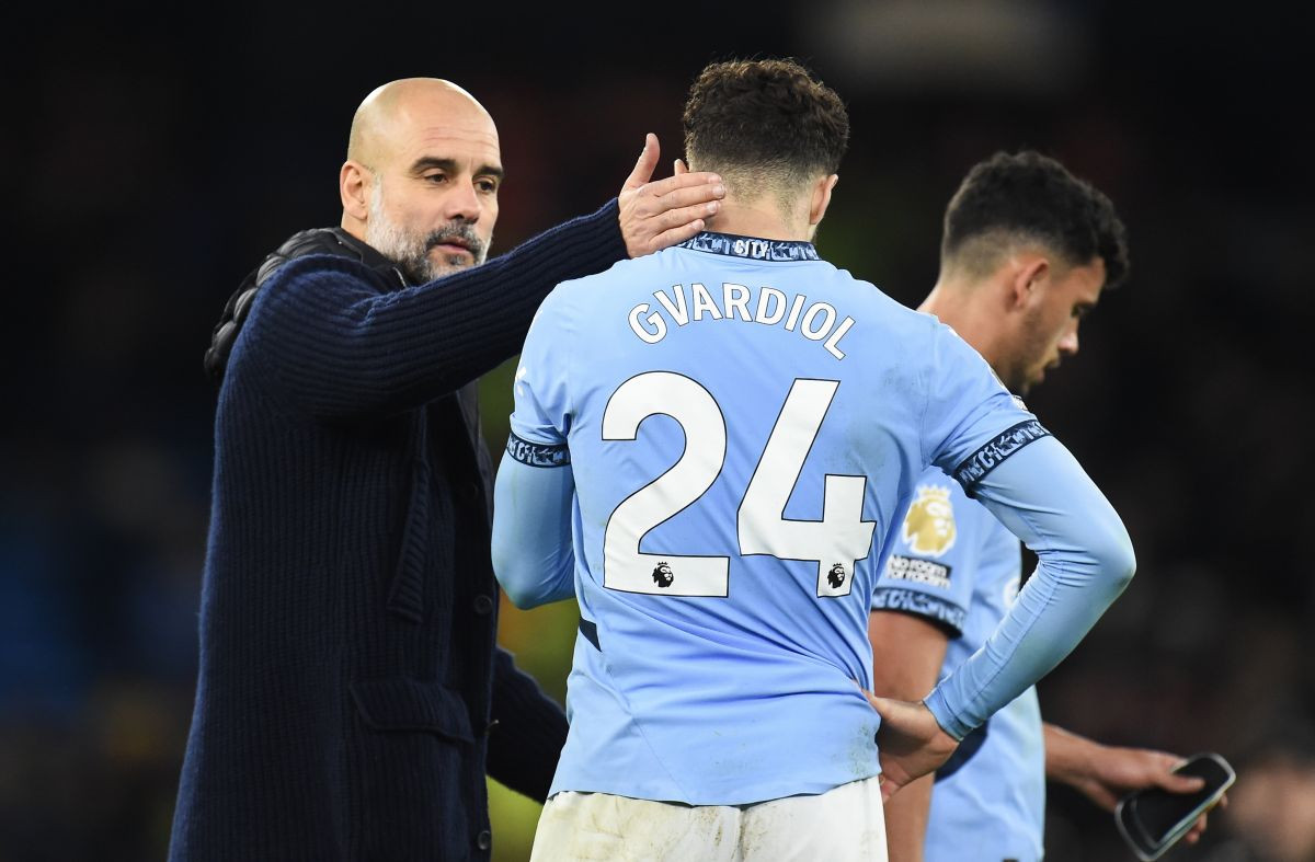 Pep pokazao koji igrač napušta Manchester City, pa "zamucao" pred novinarima: "Ne znam ništa" Pep pokazao koji igrač napušta Manchester City, pa "zamucao" pred novinarima: "Ne znam ništa"