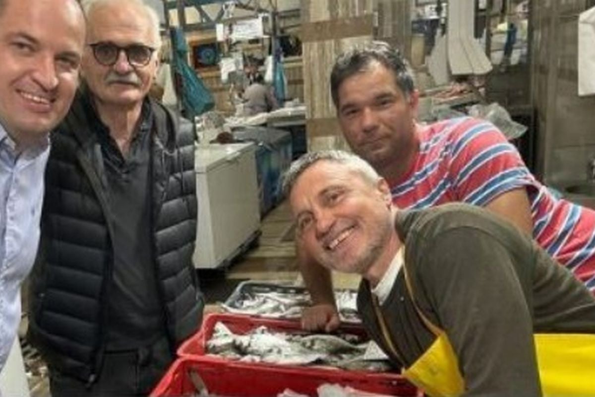 Godine idu, ništa se ne mijenja: Sin među najboljim na svijetu, otac prodaje ribu u Zagrebu